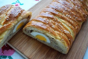 БЕЗДРОЖЖЕВОЙ ПИРОГ С МЯСОМ И ЯЙЦОМ